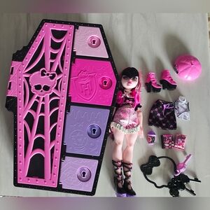 COMPLETE Monster High Skulltimate Secrets Series 1 Draculaura